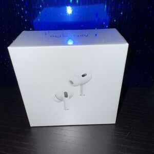 Apple AirPods Pro in Classic White